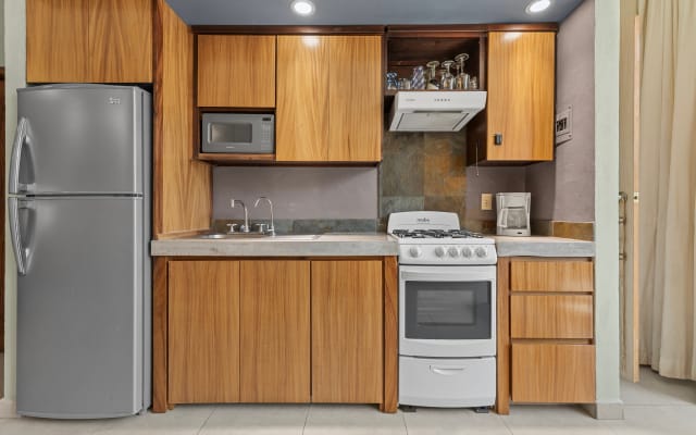 Appartement bohème d'une chambre avec balcon dans le quartier romantique - Photo 3