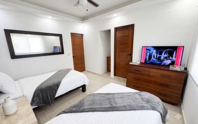 Appartement moderne de 2 chambres près du quartier romantique et de la plage - Photo 10