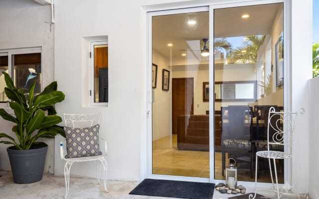 Appartement moderne de 2 chambres près du quartier romantique et de la plage - Photo 18
