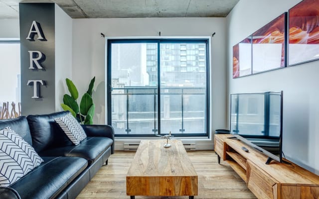 Le Smith 2BR in Montreal | Fully Furnished | Utilities included