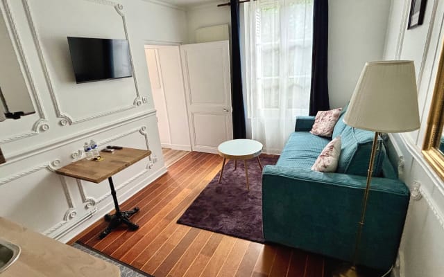 2-room apartment in the heart of downtown