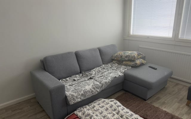 Hello , 
A studio near to the city center , with bus around 30 mins.