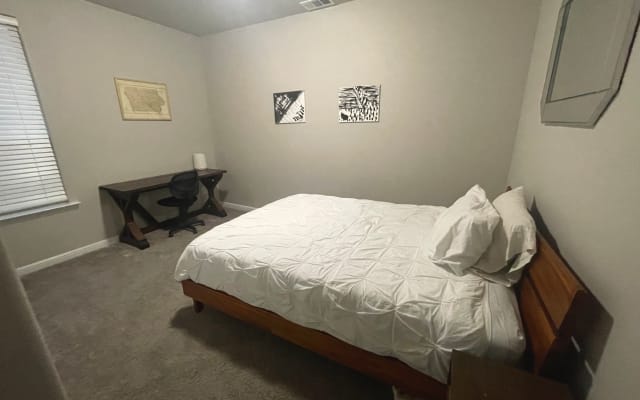Private room in a newer house on a quiet street