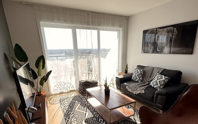 Prisme1BR à Québec | Entièrement meublé | Charges comprises