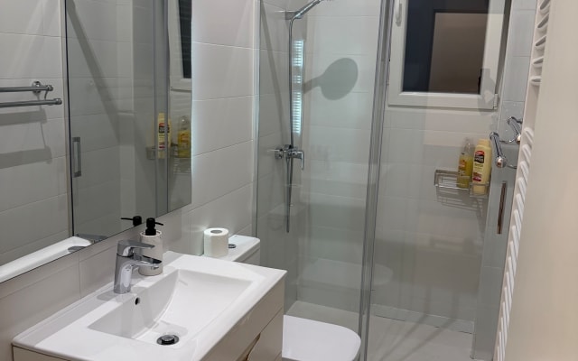 Private room with an en suite bathroom for 2 people