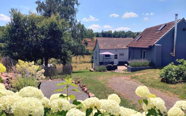 Detached guest house with private sauna & spacious balcony