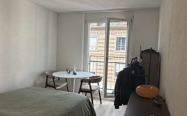 Large and central room in gay area