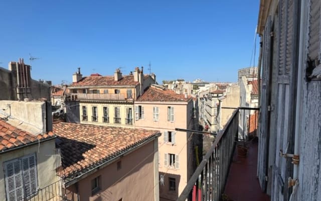Zimmer mit Balkon, 300 m vom Alten Hafen entfernt