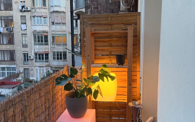     Cozy stay right in the heart of Gay Eixample—quiet, air...