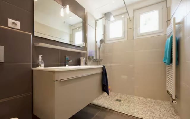 Chambre dans maison, quartier des Amoureux