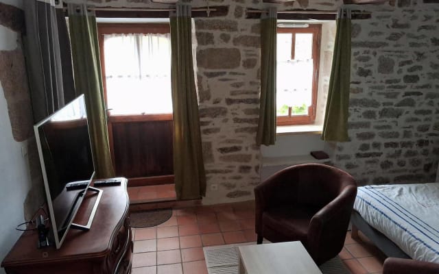 Habitación de huéspedes en una casa rural bretona del siglo XVIII