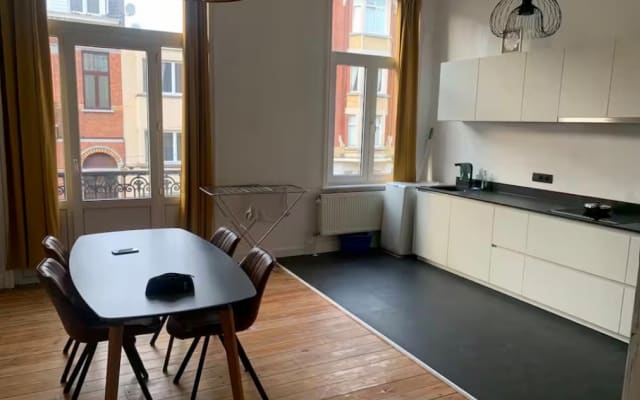 Bright, Classic Apartment