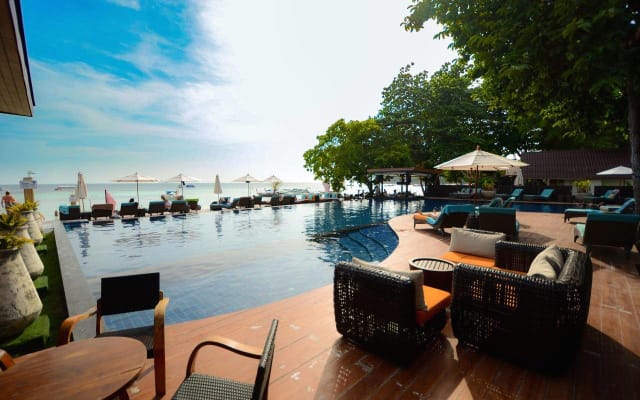 Akira Resort- Koh Lipe Satun beachfront resort.
