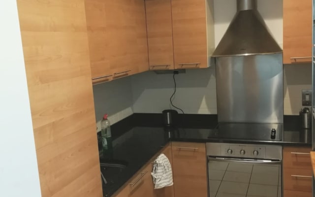 Éric's listing on misterb&b - great kitchen: kettle, oven, microwave, dishwasher machine etc. and food, lots of tea and chocolate 🤤🤤