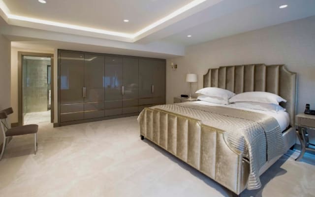 Stylish Two-Bedroom Furnished Apartment in Paris