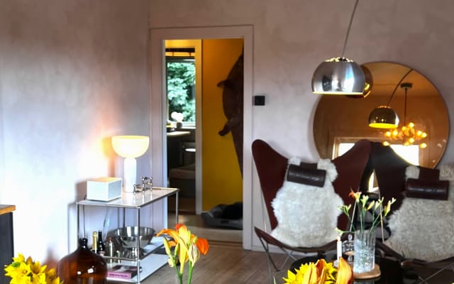 Design-Wohnung in Hanglage mit Panoramablick in der Nähe des Zentrums...