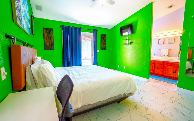 King Suite + Pool | Pet Friendly Near LV Speedway