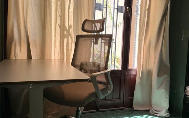 Studio de design dans une maison moderniste, à 19 min de Barcelone, prè