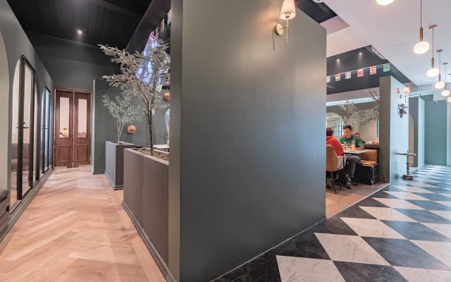 Mr Herold's listing on misterb&b - OCHO27 Restaurant