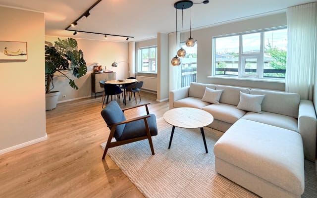 Appartamento duplex a Reykjavík • Parcheggio gratuito