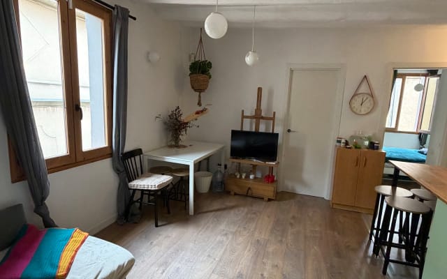 Friendly host in Barcelona. Make yourself at home!