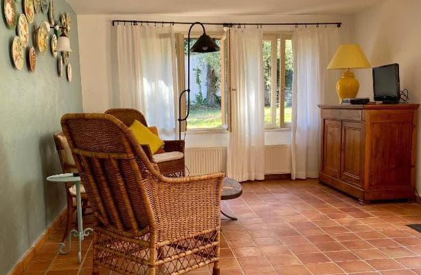 BARBOTINE, a single-family home for two