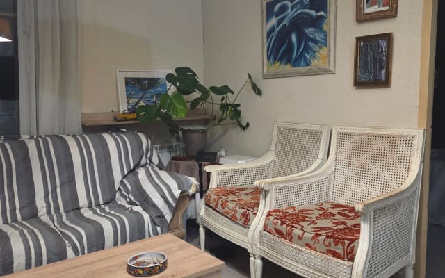 Zimmer in einer Wohnung in der Nähe von Madridrio.