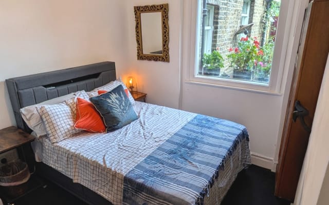 Chambre. Maison de ville victorienne Appartement calme au rez-de...