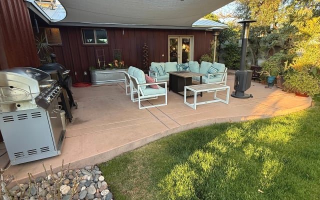 Michael's listing on misterb&b - Patio