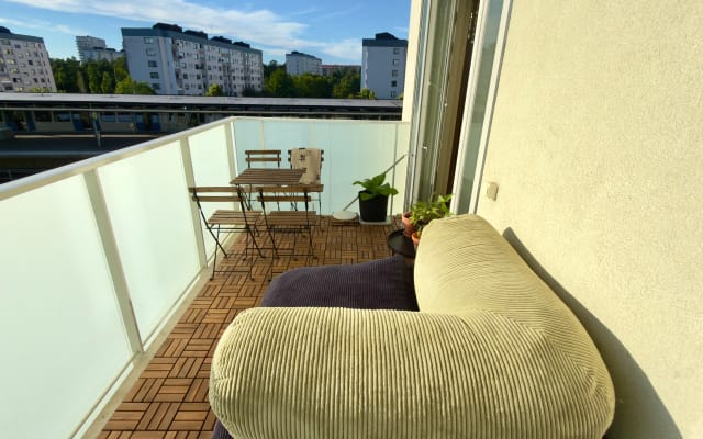 Habitación acogedora con baño propio en un piso moderno y espacioso: a 10 minutos de Söder - Foto 7