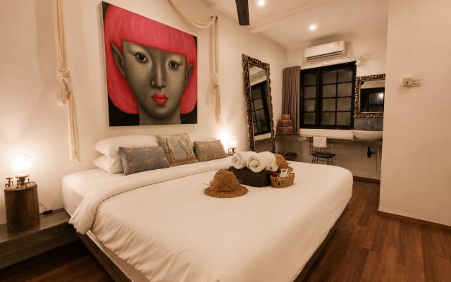 Seminyak Batu Belig Lemongrass Villa com piscina - a pé da praia gay