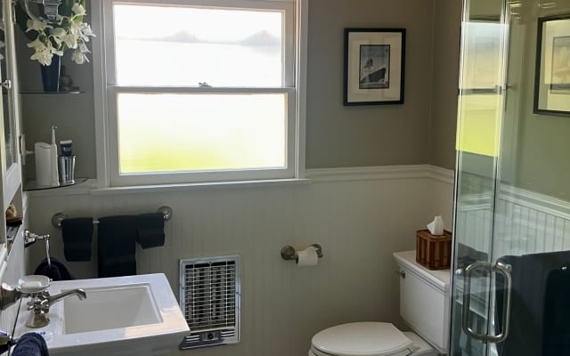 Sala de estar espaçosa com entrada privada independente e lavabo  - Foto 2