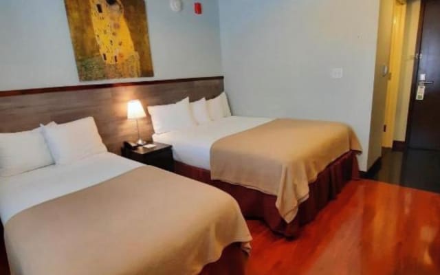 Quarto de hotel partilhado - 50/50, camas separadas e casa de banho...