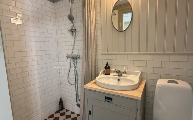 « Little Cottage », un havre de paix en pleine forêt, au bord de la...