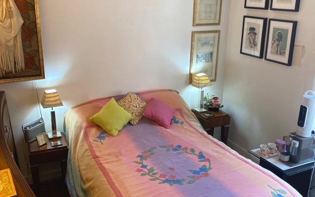 Comfortable , quiet bedroom with small double bed sleeps 1 or 2