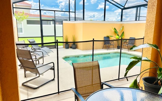 4BR Luxury Home at Paradise Palms w/ Private Pool
