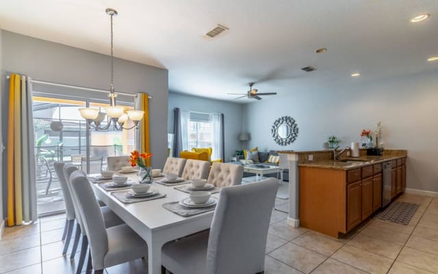 4BR Luxury Home at Paradise Palms w/ Private Pool
