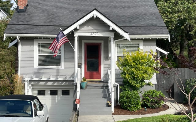 Private upstairs room and bathroom in Tacoma south end bungalow.