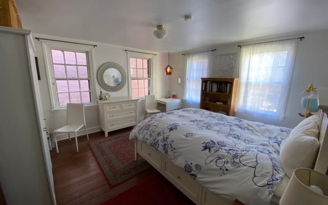 Privater Eingang zum US-Kapitol, großes Schlafzimmer und mehr
