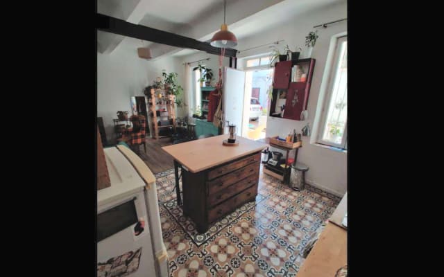 Sofá-cama disponível numa casa tranquila (Camas)