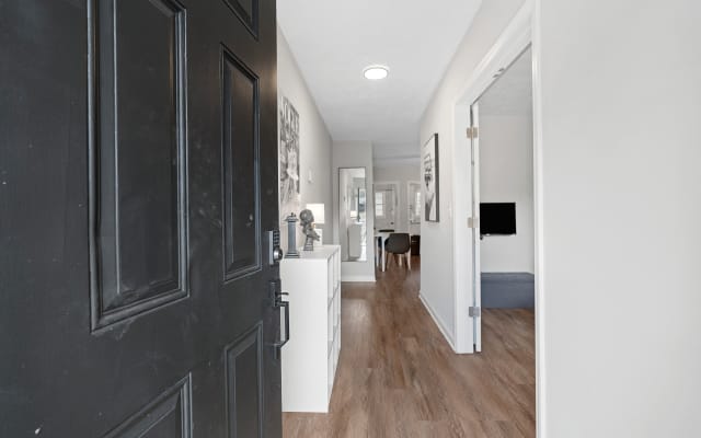 Renovated East Atlanta Village Duplex. Unit B