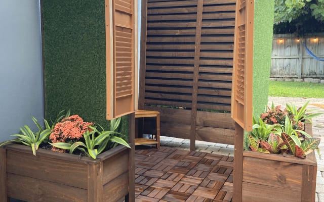 Keith's listing on misterb&b - Outdoor Shower