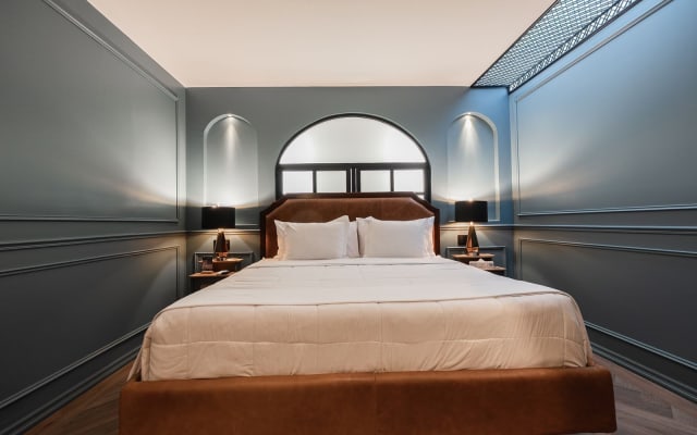 The Oxford Suite