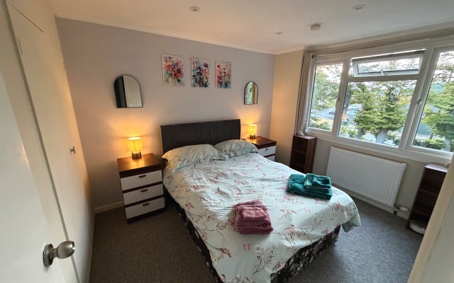 Ein geräumiges Doppelzimmer im Herzen von Grove