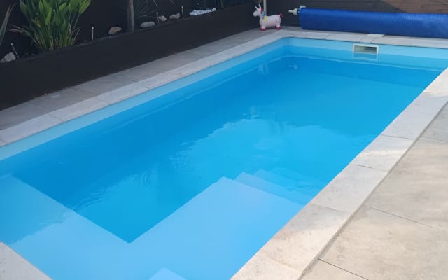 Sunny house with a pool on the outskirts of the Camargue