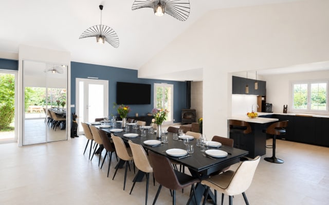Villa de 190 m2, capacidad máxima de 14 personas, playa a 5 minutos