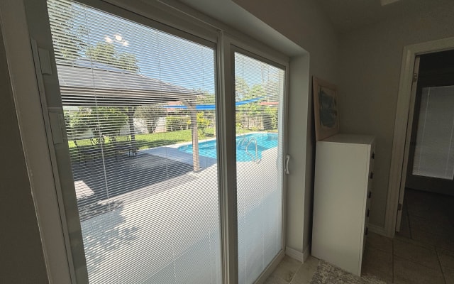 Chambre privée avec salle de bain dans une belle maison située au nord 