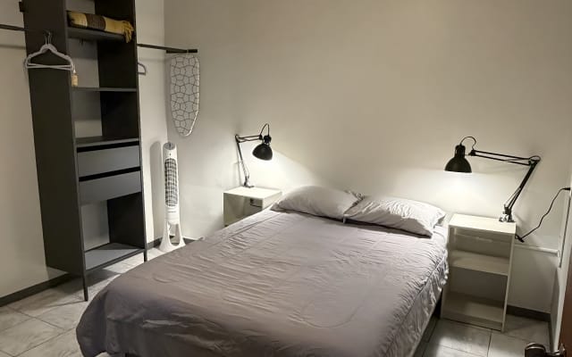 Appartement au rez-de-chaussée, à proximité de l'aéroport et du stade...