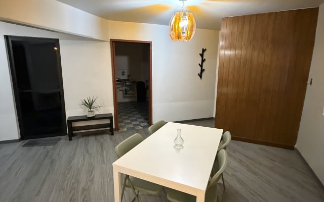 Appartement au rez-de-chaussée, à proximité de l'aéroport et du stade...