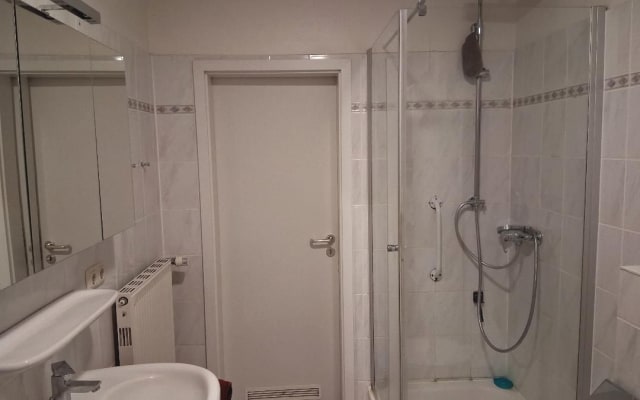 Habitación privada situada en una zona tranquila y rodeada de vegetació